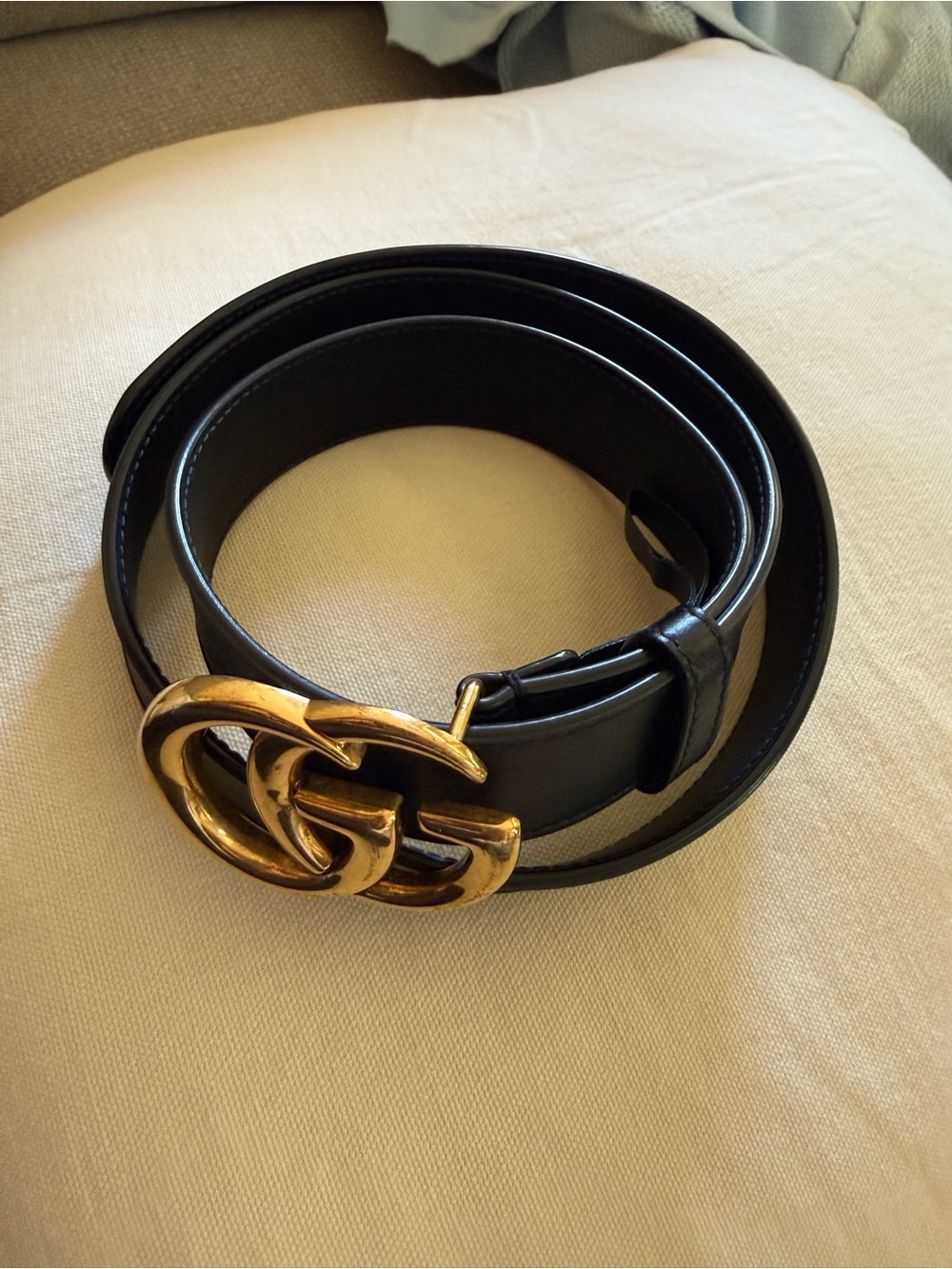 Authentic Gucci Black Leather Belt with Gold Double G Logo - Picture 2 of 4